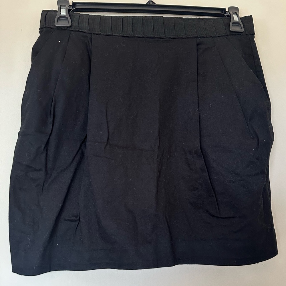 Vintage H&M Black Mini Skirt with Pockets